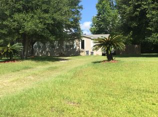 75 Lakeview Dr, Carriere, MS 39426