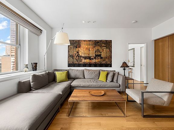 3rd image of 111 E 56th St #1415