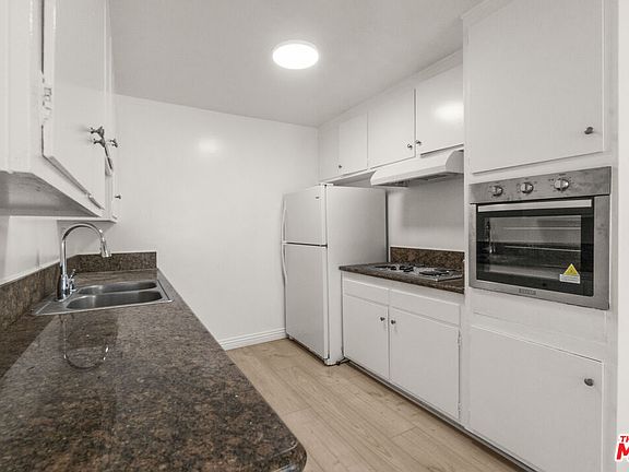 5th image of 21010 Anza Ave
