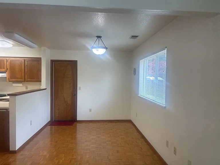 2149 Woodcrest Ct — Photo 24