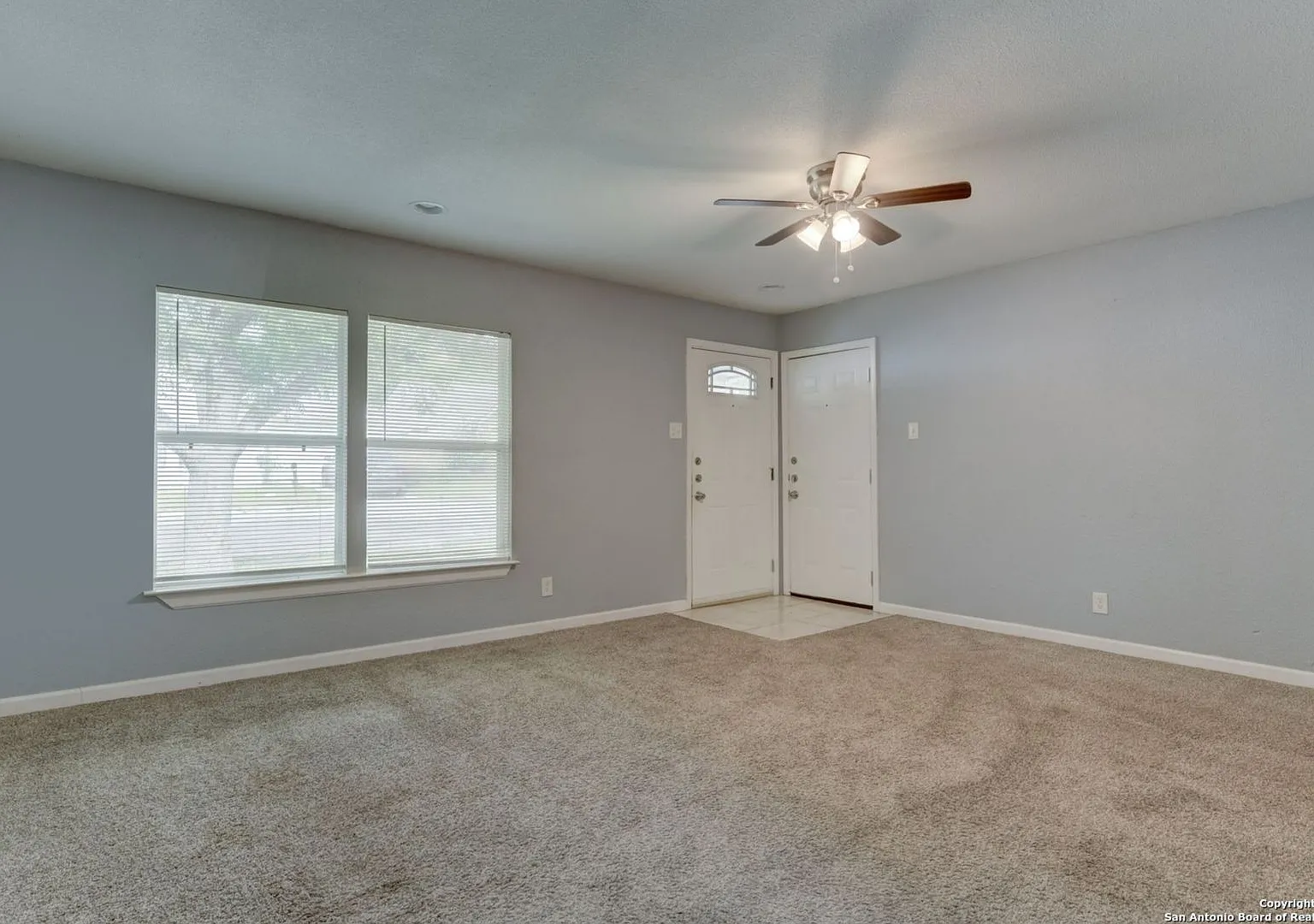 Cozy 3-Bedroom Home In Kirby — Photo 2