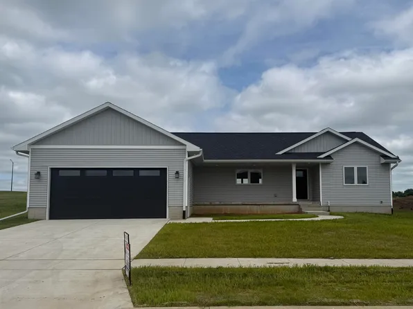 1513 Prairie Dr, Grundy Center, IA 50638