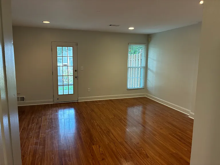 806 Wedgewood Way — Photo 13