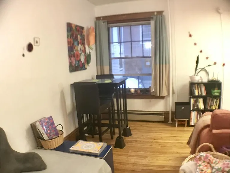 10 Hungerford Ter #1B — Photo 6