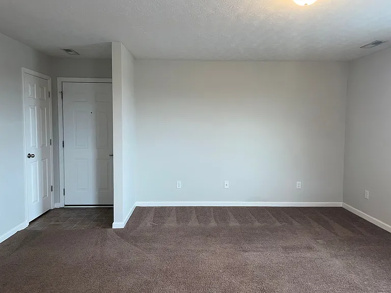 367 Upper Stone Ave #G — Photo 3