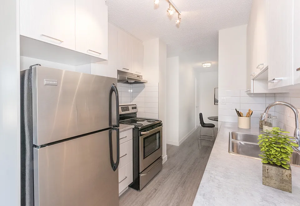 10350 122nd St NW