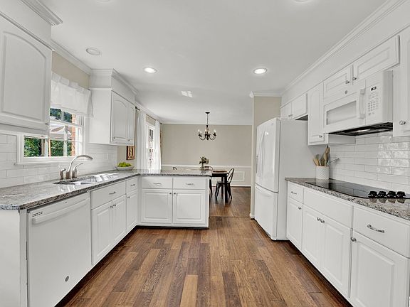 5th image of 652 Paden Dr