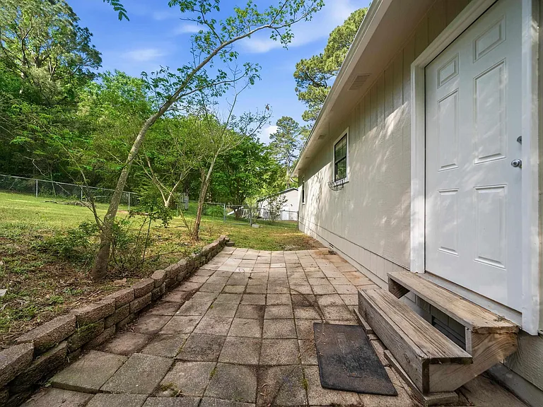 111 Jordan St — Photo 11
