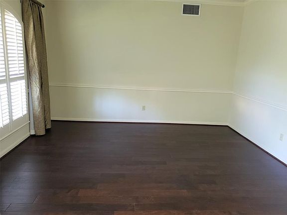 4th image of 9811 Charlbrook Dr