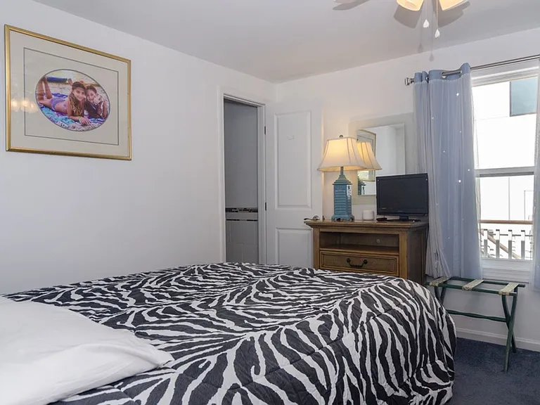 18 W Salisbury St #B — Photo 32