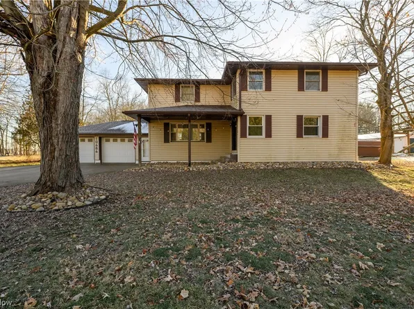 10686 Blough Ave SW, Bolivar, OH 44612
