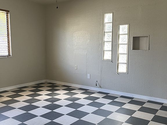 2nd image of 4865 Pacific Ave