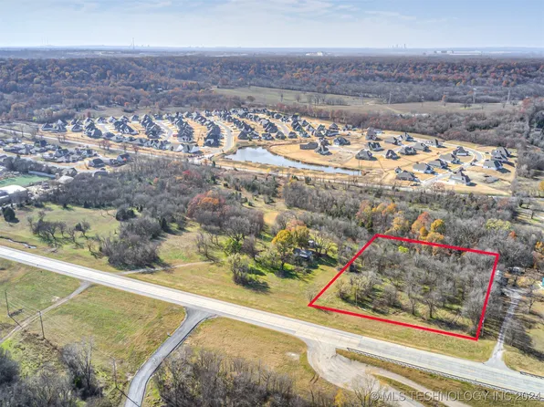 Redbud Dr, Catoosa, OK 74015