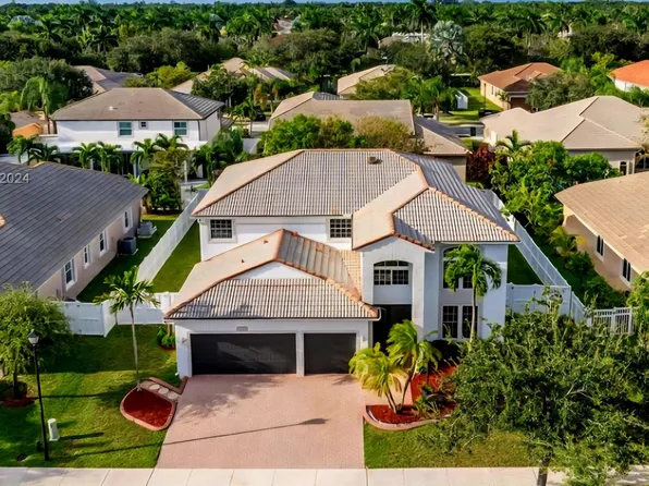 13823 NW 15th Street NW, Pembroke Pines, FL 33028