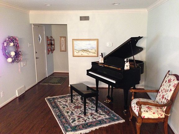 4th image of 6222 Woodcrest Ln