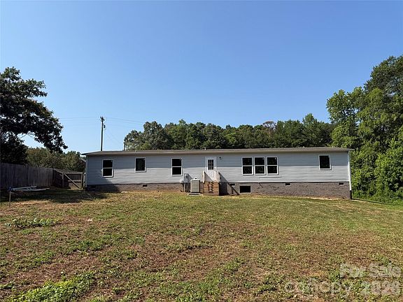 5th image of 1003 Lavender Rd