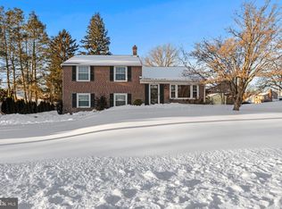 302 Governors Dr, Wallingford, PA 19086