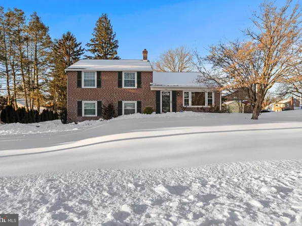 302 Governors Dr, Wallingford, PA 19086