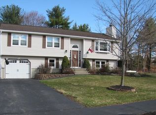 10 Cherokee Ln, Wilmington, MA 01887
