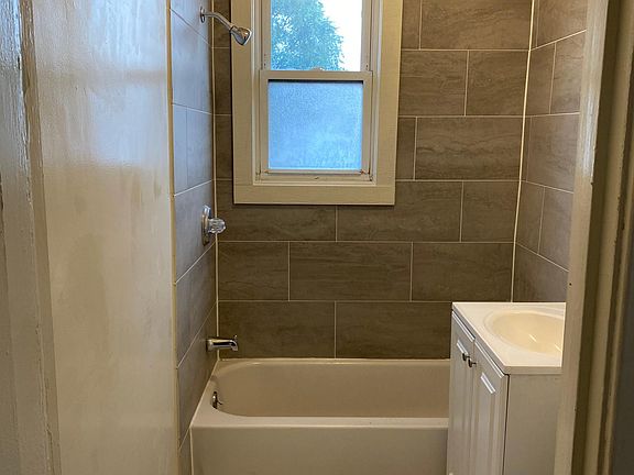 3rd image of 4028 Alder St Unit 1
