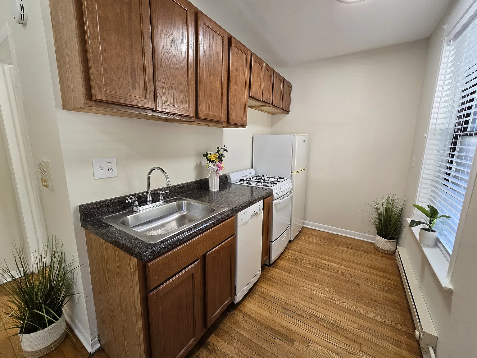 1 bed, $1,995 — Photo 2