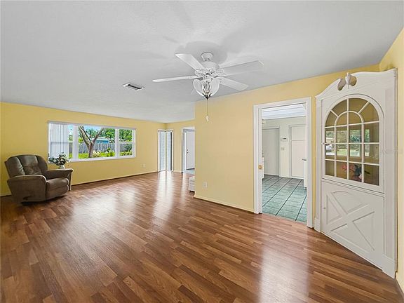4th image of 14036 THACHER AVENUE