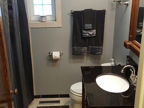 4th image of 417 Maywood Ave