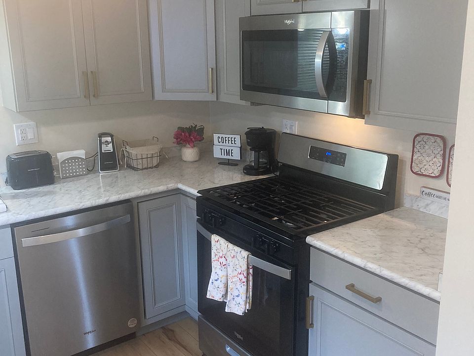 1st image of 315-17 Fellows Ave #2