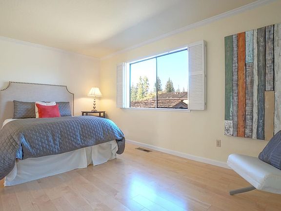 4th image of 6016 Calle De Felice