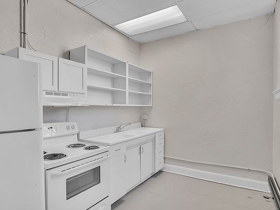 2nd image of 501 N Main St #22