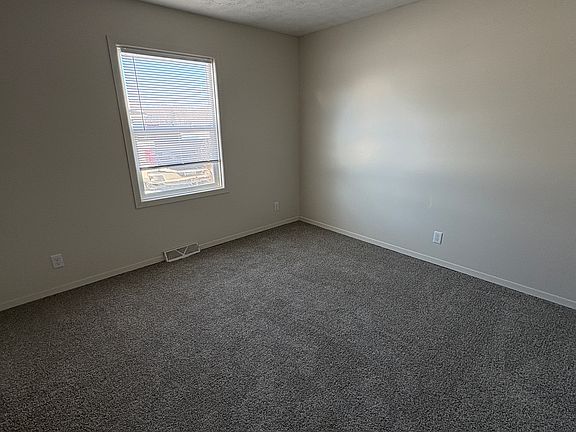 5th image of 3900 & 3910 N Meadow Ridge Dr #3900