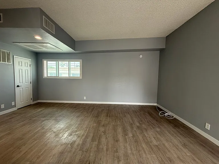 10207 Crenshaw Blvd — Photo 6
