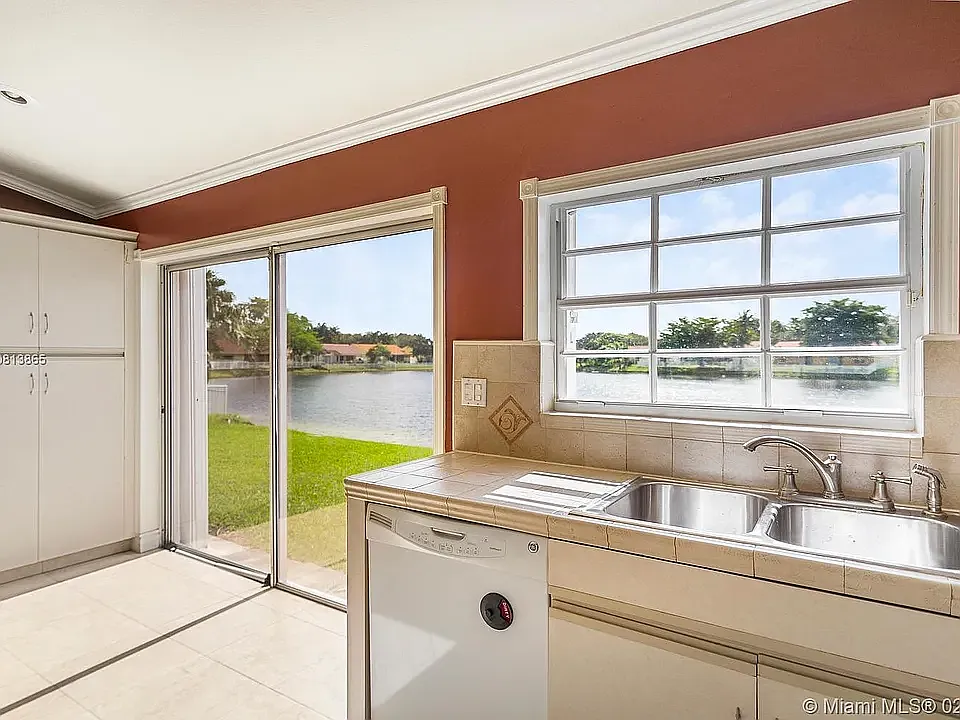 4 bed, 3.0 bath, 2207 sqft, $5,500 — Photo 4