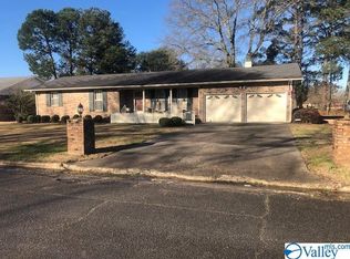 1902 Azalea Cir SW, Decatur, AL 35601