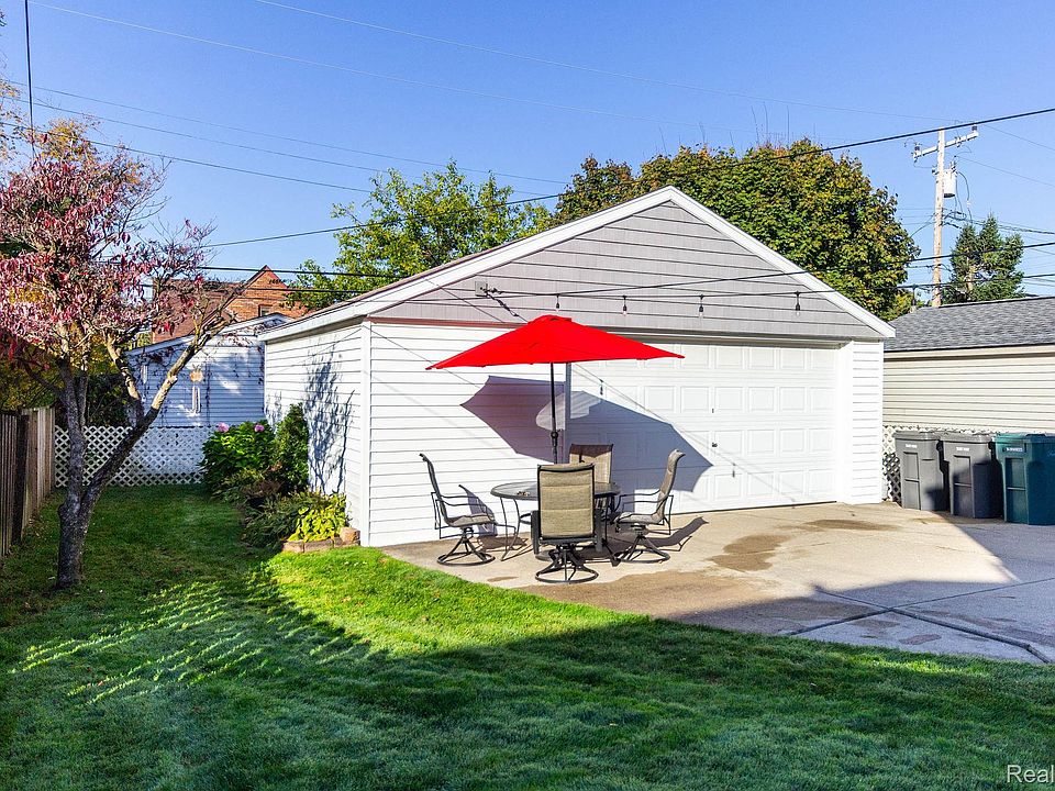 225 N Melborn St, photo 3