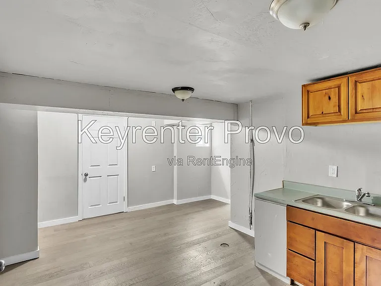 1304 E 520 South St — Photo 17