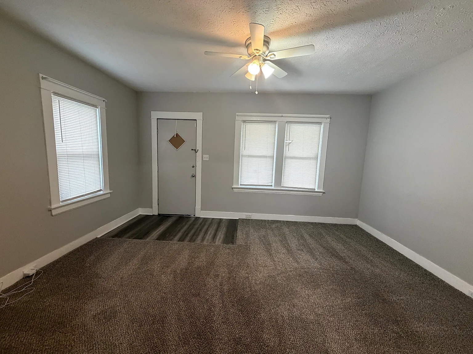 3 bed, $1,300 — Photo 2