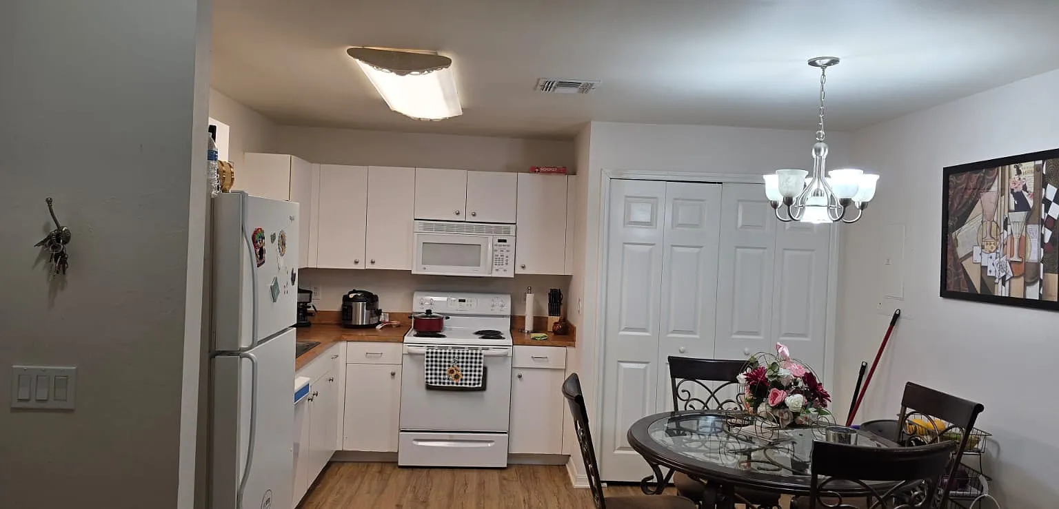 3 bed, $1,575 — Photo 3