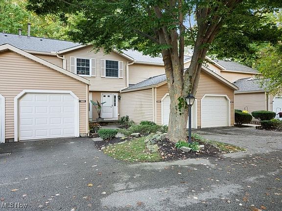 3rd image of 3951 Lake Run Blvd