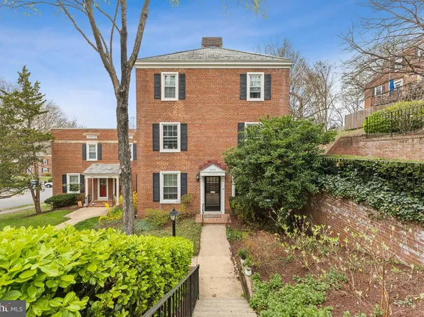 2743 S Buchanan St, Arlington, VA 22206