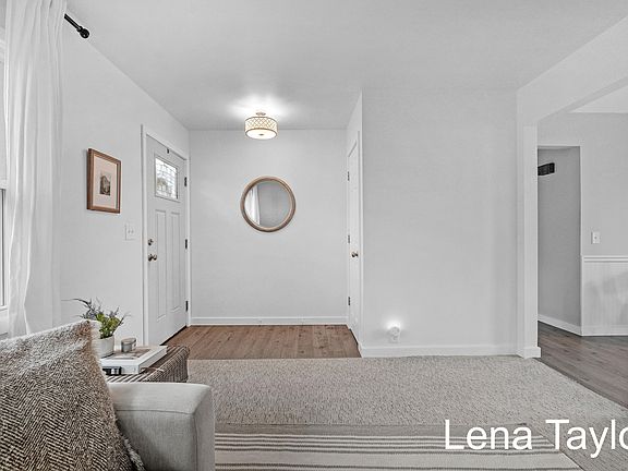 3rd image of 1351 W Eventide Dr NE