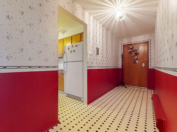 4th image of 9724 S Karlov Ave APT 201