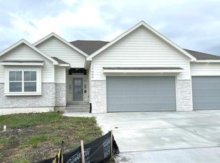 17404 Gillette St, Overland Park, KS 66221