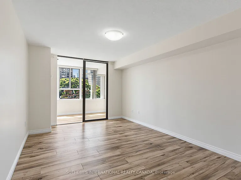 45 Carlton St #403 — Photo 15