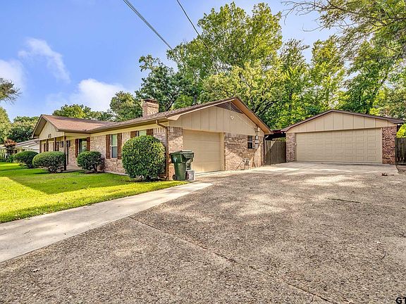 4th image of 4601 Leisure Ln