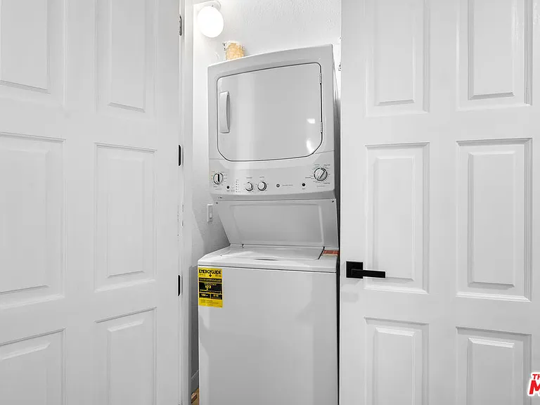 1401 S Saint Andrews Pl #201 — Photo 26