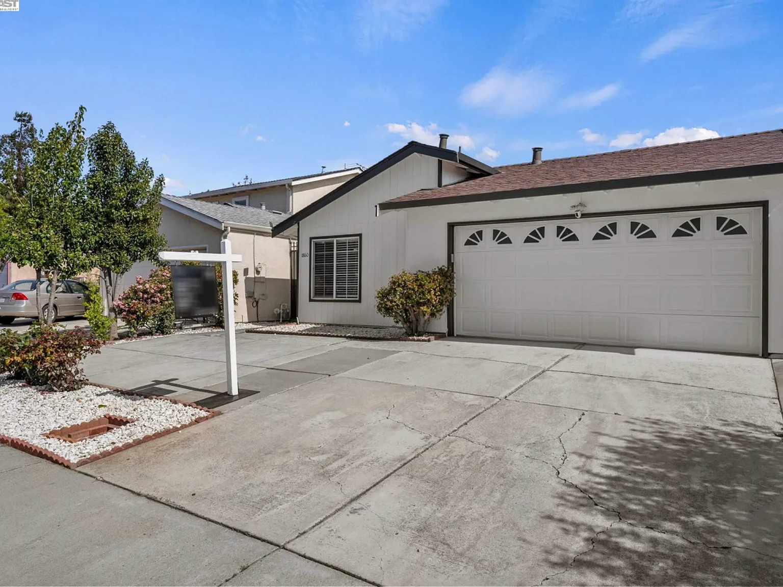 3 bed, 1129 sqft, $4,295 — Photo 2