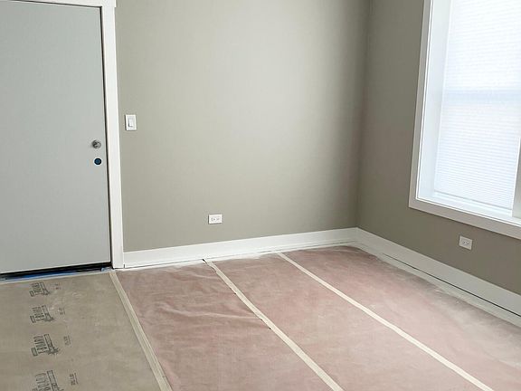 4th image of 3561 W Montrose Ave #2R