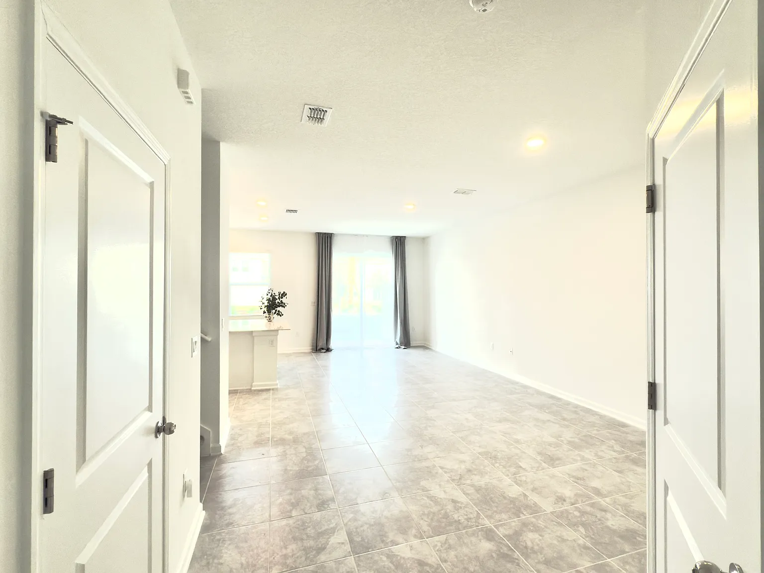 2431 Skyline Loop — Photo 4
