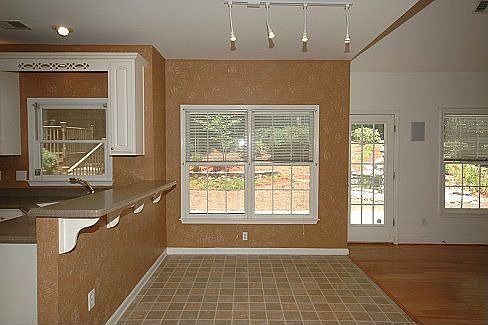 4th image of 1125 Burycove Ln